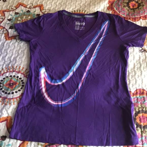 Nike purple dri-fit shirt - Picture 3 of 3